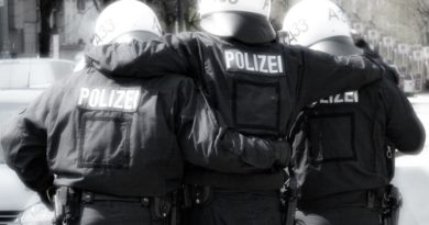 Berliner Polizisten nach Sachsen! Berliner Polizisten nach Sachsen!